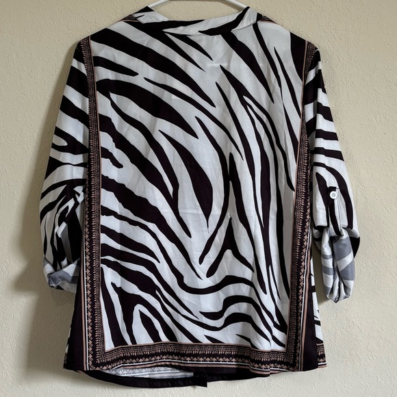Cause Comfort Life Sense Women’s Zebra Print Blouse. Size S. NWT - Picture 5 of 5